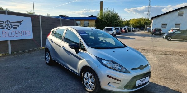 Ford Fiesta 1,6 TDCi 90 Titanium 5d