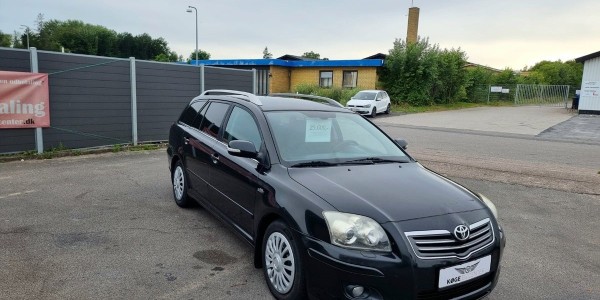 Toyota Avensis 2,2 D-CAT 177 Executive stc. 5d